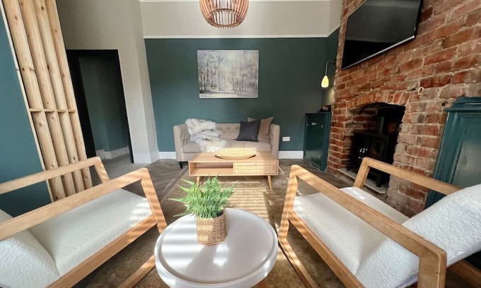 Carnforth House | Lancaster Place 20 - Exceptional Four bedroom house in Carnforth