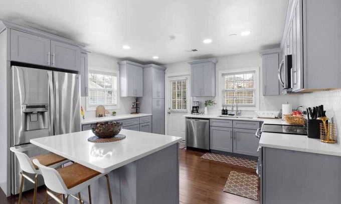 East Lake House | 3B3B/No Steps/Fully Furnished/Fenced Backyard #41976