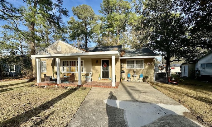 Conway House | Coastal Haven: Tranquil Retreat a mile from the heart of downtown Conway, SC