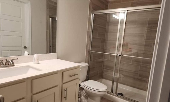 Auburn House | Great room for live and work!