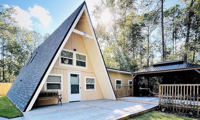 St. Augustine House | Green Acres is located on a traffic free street