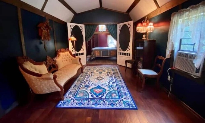 Live Oak Other | Luxurious, Off Grid, glamping, secluded on 43acres