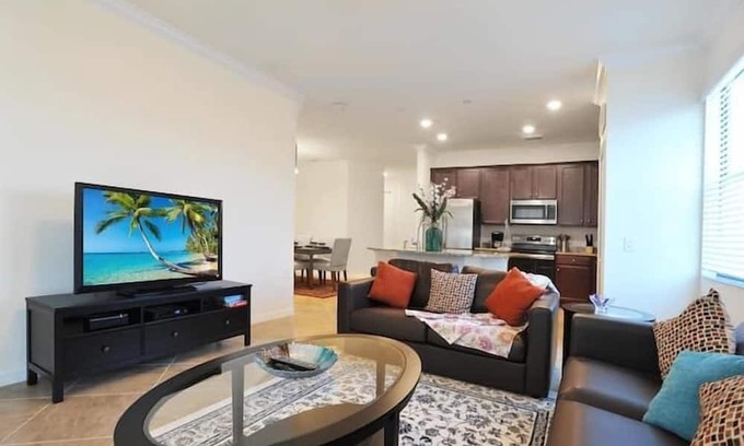 Braden River Apartment | 3 Bedroom 760302 by Houzlet