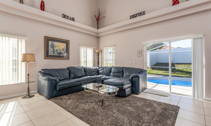 Lake Davenport Estates Apartment | 6 Bedroom House 728754 by Houzlet