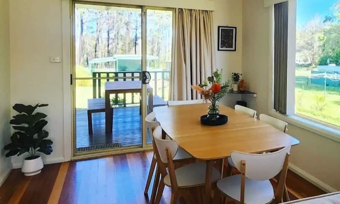 Fishermans Paradise Cottage | "Coco" - sweet coastal cottage in central location that is perfect for families.