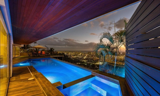 Makiki House | KBM Resorts: FREE CAR Waikiki Hilltop House