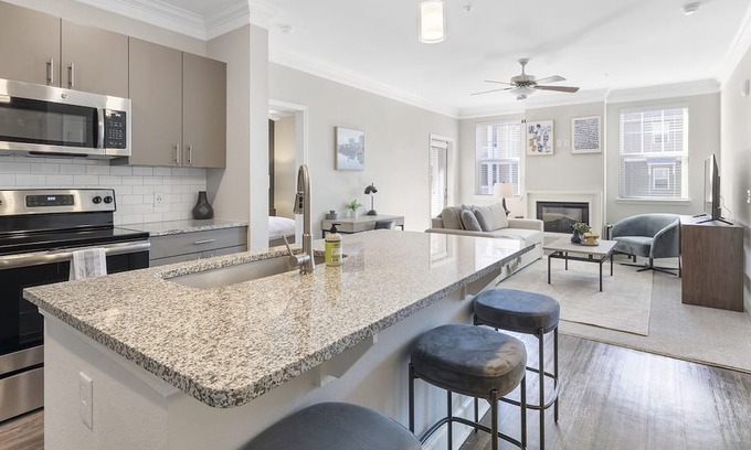 Cary Apartment | Modern Apartment in Prime Location (ID1000X405)