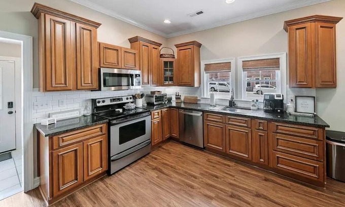 Coalfield House | Majestic 1880s Victorian at Windrock Mountain