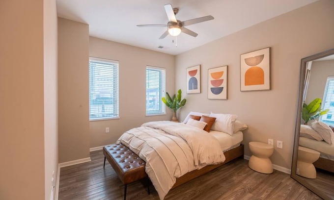 North Kansas City Apartment | Spacious Kansas City Midtown Airbnb 2BR/2BA