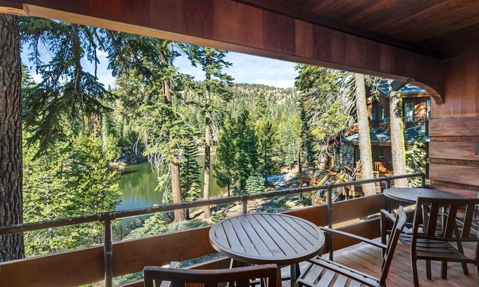 Bear Valley House | GET AWAY ON THE LAKE - VH 16 by Bear Valley Vacation Rentals