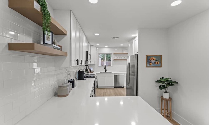 Coronado Villa | Charm In Coronado: Your Perfect Getaway W/ Casita