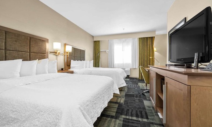 Vacaville House | Best Place For The Whole Family! Pool, Pets Allowed, Close to Three Oaks Park!