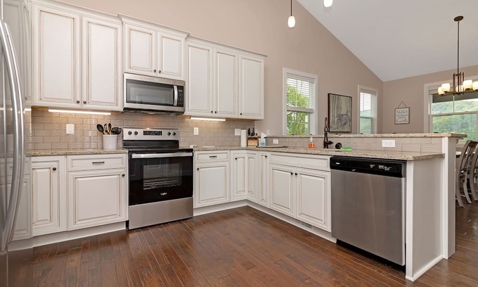 Bear Lake Reserve Resort | Sparkleview! A lovely home with stunning lake view in a private resort community