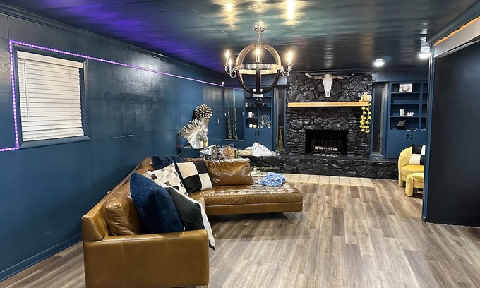 Stuttgart House | Cozy and homelike with a large back yard and great neighborhood