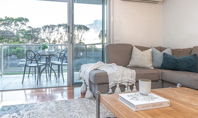 Warrnambool Apartment | Soothing 2-bedroom apartment with AC in Warrnambool