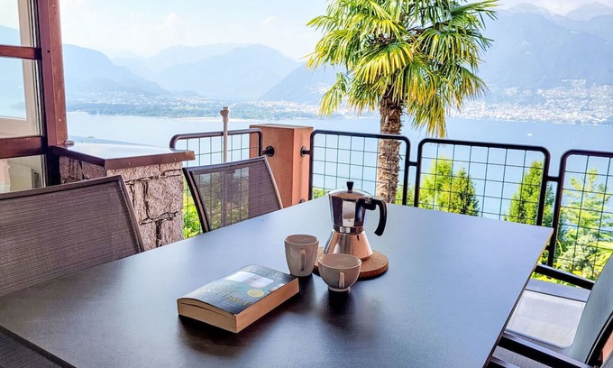 Vira Apartment | Cosy apartment for 5 guests with pool, WIFI, TV and patio