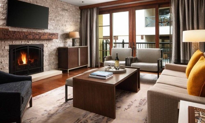 Vail Villa | 3 bedroom 3.5 bath villa in wonderful Vail with ski-in ski-out