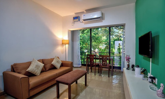 Vagator Apartment | Relaxing 1BHK at Vagator, French windows