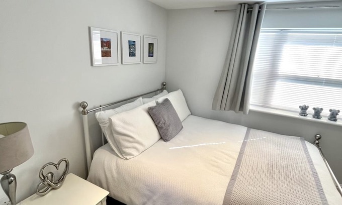 Hemel Hempstead House | A small cosy flat just off the Old Town Highstreet