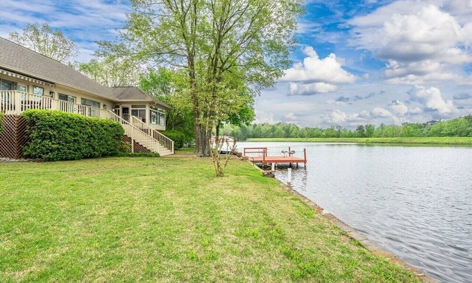 Hot Springs Village House | LAKEFRONT OASIS! TRANQUIL RETREAT AWAITS YOU IN HOT SPRINGS VILLAGE!