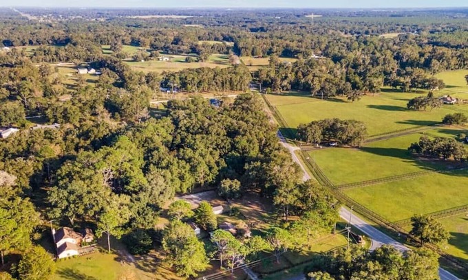 Fellowship House | Large 3 bedrooms | Equestrian