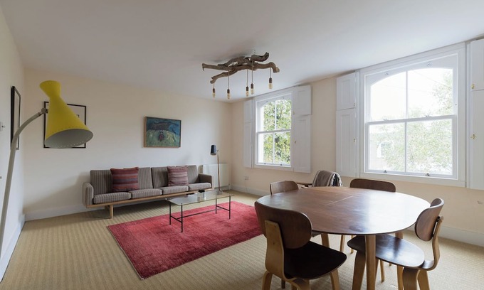 Canonbury Apartment | Tasteful 1BD Flat in De Beauvoir Town