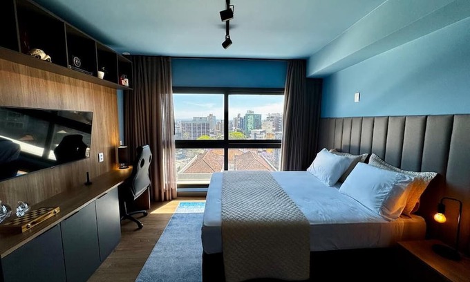 Petropolis Apartment | Strategically located and comfortable loft in a club building!