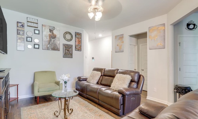 Riverdale House | Pets Welcome! Family Townhome w/Yard in Atlanta