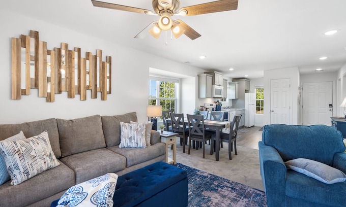 Indian Point Condo | Beautiful brand new sister condo's, no steps, located next to Silver Dollar City