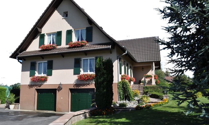 Wolfersdorf Apartment | Quiet gite in a cul-de-sac, pets welcome by prior arrangement.