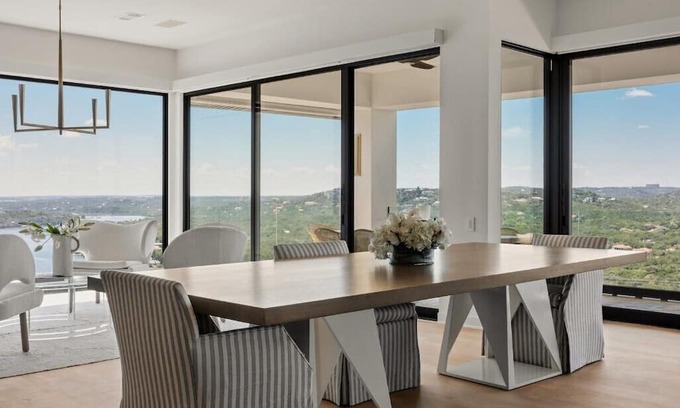 Mount Bonnell Terrace House | The Overlook on Monte Vista