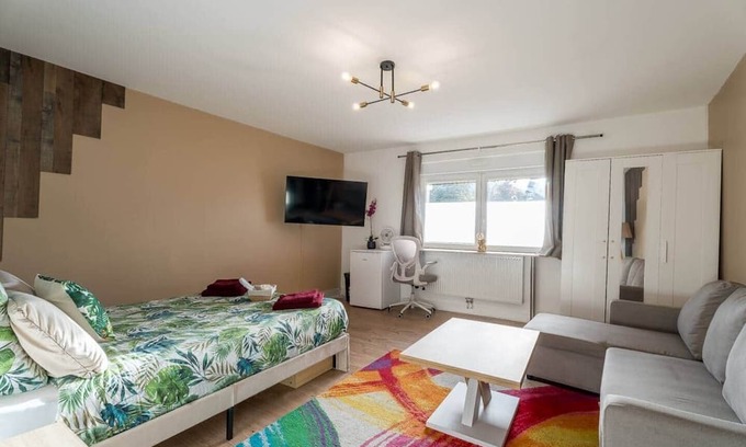 Woippy House | House 240m² - 7ch - 16pers' - 2sdb - 10TV - Wifi