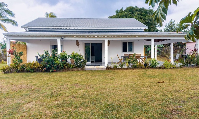 Lamentin Villa | Villa Armony, a haven of peace with a private garden!