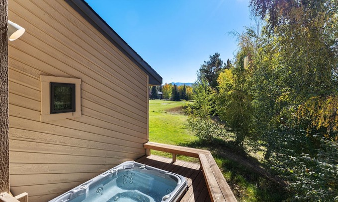 Elkhorn Village Condo | Fairway Haven with Private hot tub!