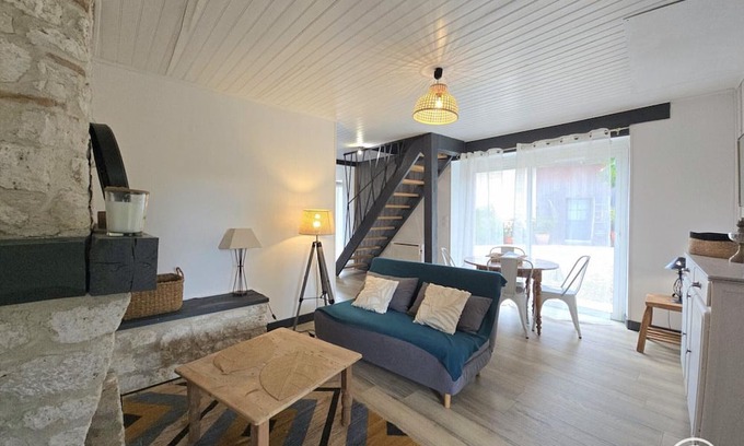 Monsaguel Cottage | Spacious house in Purple Périgord with shared pool