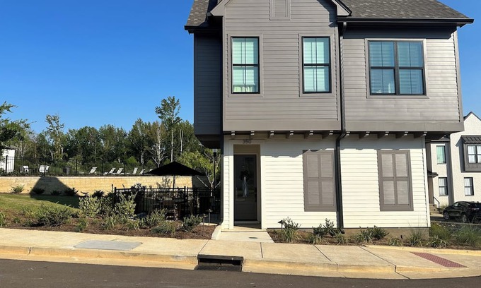 Oxford House | Location, location location! Luxury 1-bedroom Townhome with 1-car garage & pool!