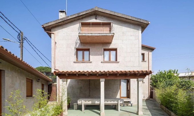 Dean Pequeno House | House Ameixida, for large groups, sea views, beach 300m, parking, barbecue