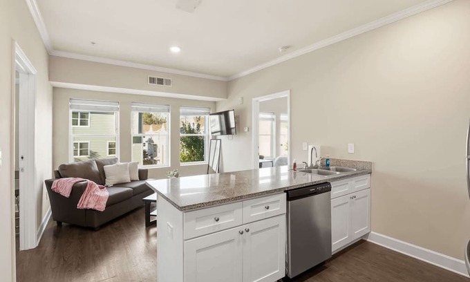 Central Apartment | Refreshing Retreat | Poolside + 1.9 mi to Shops