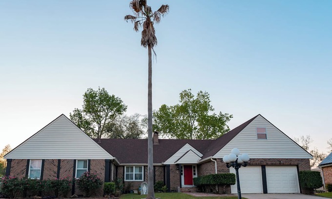 Slidell House | Waterfront! Artlive Residence