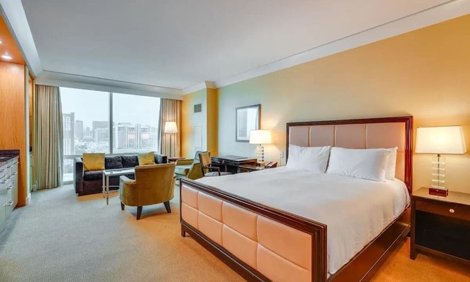 Las Vegas Apartment | Experience Luxury and Style: Your Trump Tower Oasis in Vibrant Las Vegas