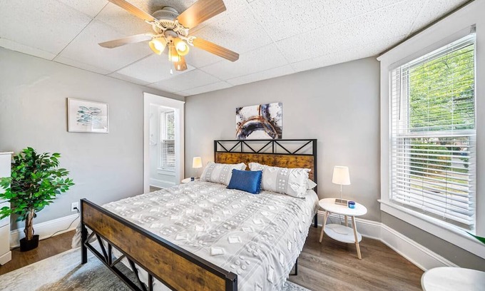 Lakewood House | Beautifully updated Entire Duplex! Sleeps 10!