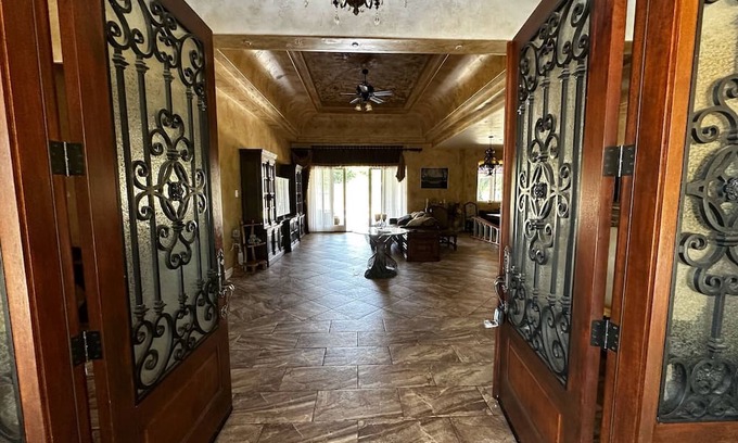 Lakeport House | Spacious 6-bedroom Tuscan style on 18 acres in Lakeport with WiFi, Pool, Gated