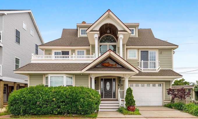 Cape May Court House House | Charming newly updated home in Avalon with endless views of bay and sunset