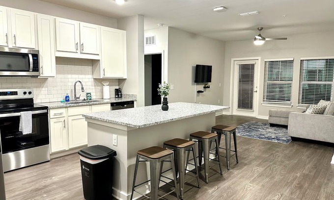 Sanford Apartment | Relax in Comfort- Spacious 2BR/2BA Escape in Sanford near Park Attractions