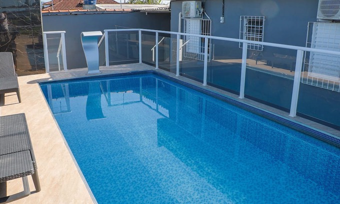 Peruibe House | Casa completa com piscina e churrasq, pet friendly