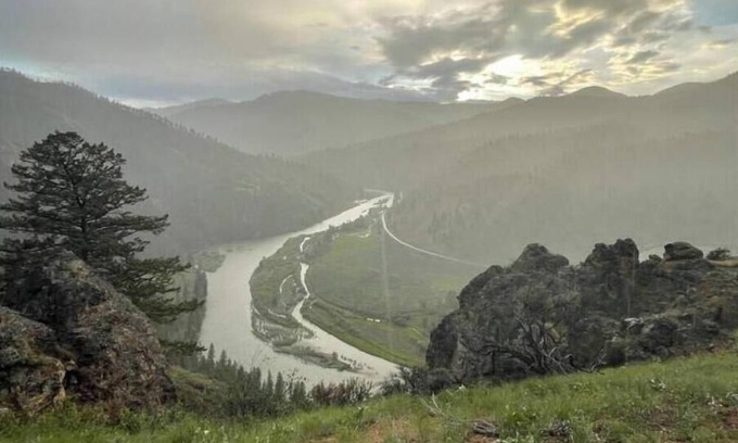 Shoup Apartment | Safari Tent on the Salmon River - Double Bed