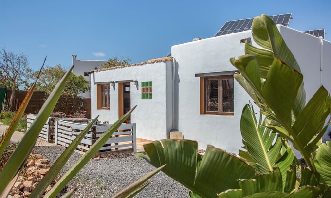 Tindaya Apartment | Vacation Apartment 'El Paraiso En Tindaya' with Shared Terrace and Air Conditioning