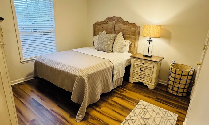 Aiken House | Cozy 2-bedroom upgraded townhome in Aiken S.C.