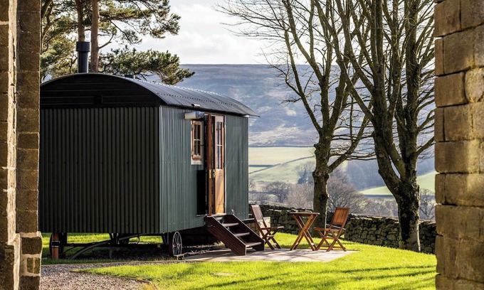 Great Fryup Dale Apartment | LetAway - Tawny Owl Shepherd's Hut, Westerdale nr Castleton, North Yorkshire