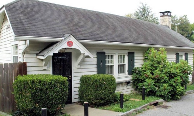 Germantown Cottage | Tyler Park Cottage in the Highlands